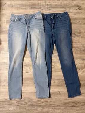 Old Navy Women’s Skinny Jeans in Light Blue & Dark Blue Denim